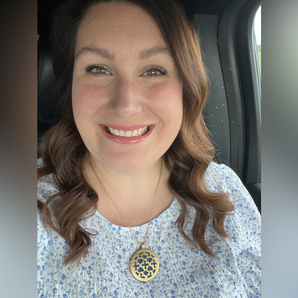 Meet your Posher, Melissa